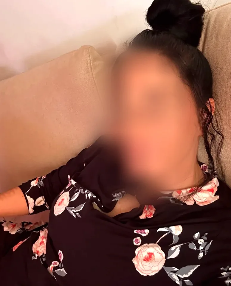 Amina, 36