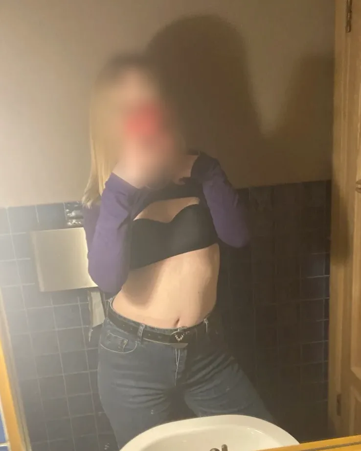 Anastasia, 33