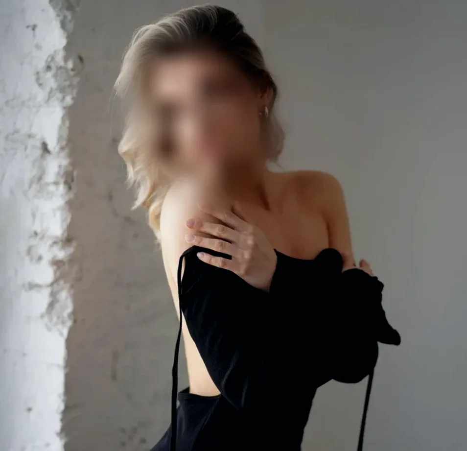 Cecilia, 25