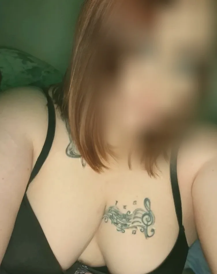 Laura, 29